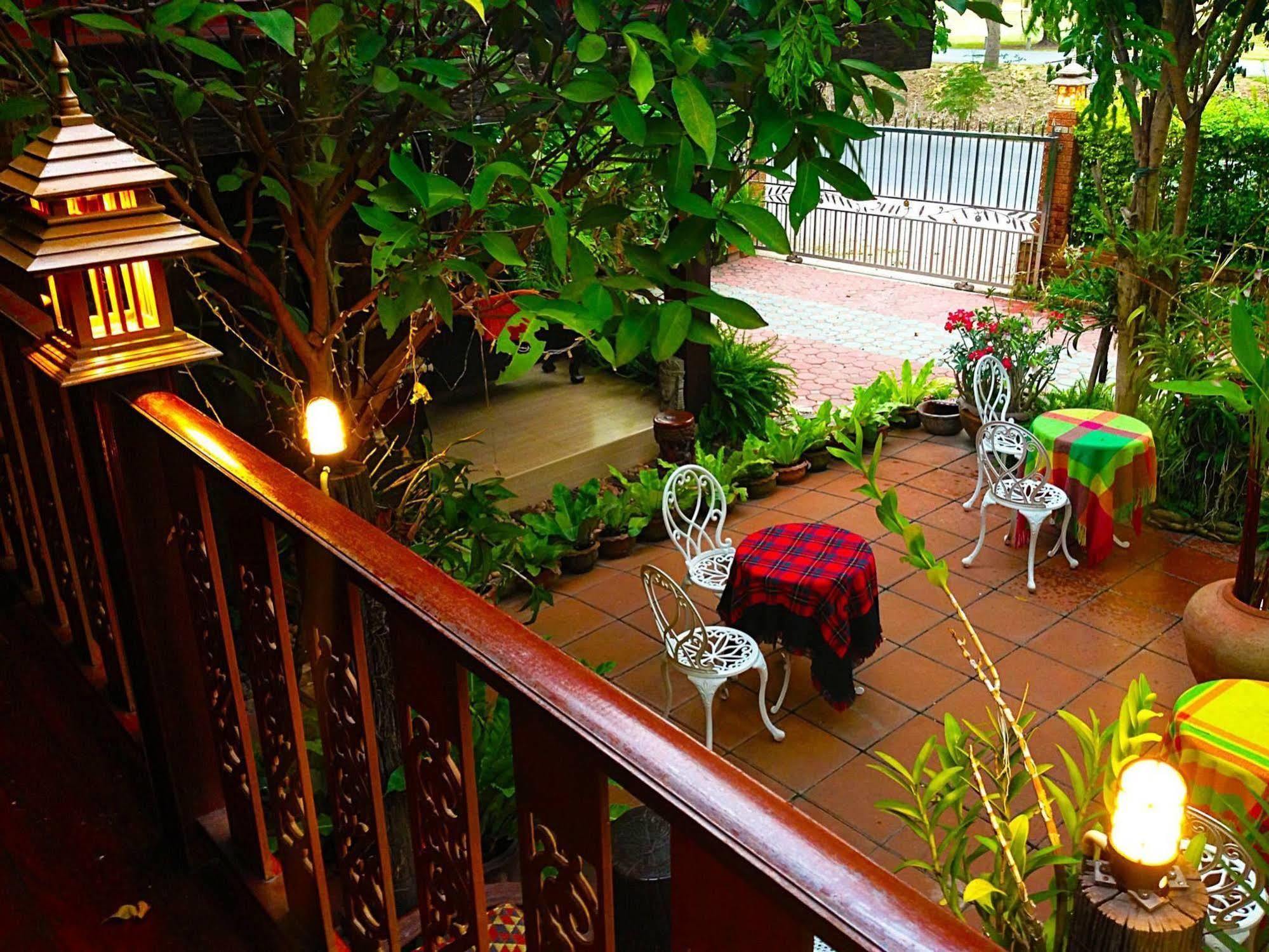 Baifern Homestay Ayutthaya Eksteriør bilde